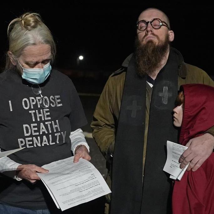 Oklahoma prisons chief: Minister OK'd inside death chamber